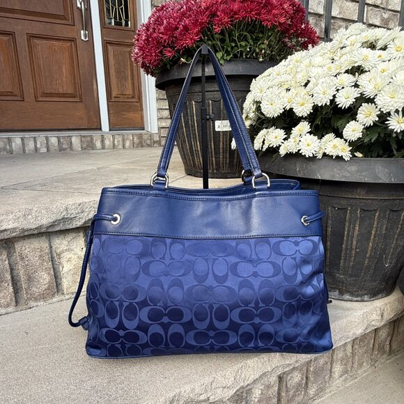 COACH SIGNATURE DRAWSTRING CARRYALL Women's Satchel Excellent Condtition - Picture 8 of 16